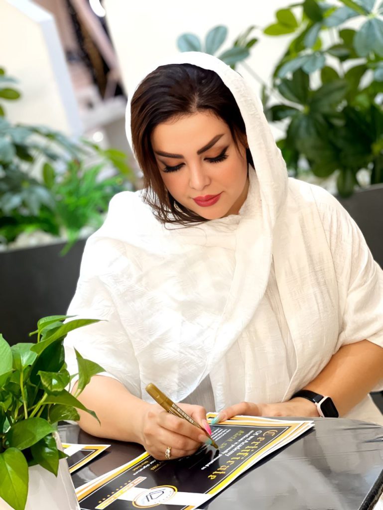 انگیزه و اعتماد به نفس در کوچینگ در صنعت زیبایی چیست به زبان ساده