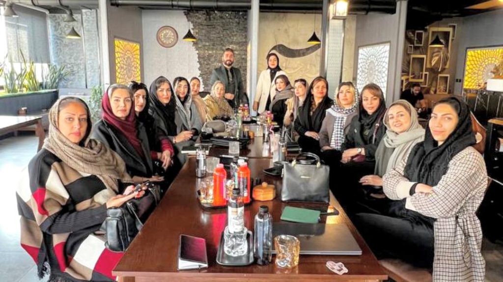 شرکت در سمینارها برای بهترین روش های موفقیت در آرایشگری