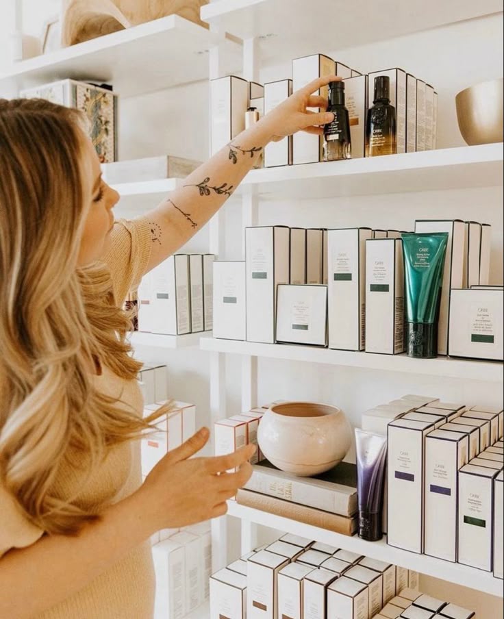 معرفی برند برای سمینار برندسازی سالن زیبایی