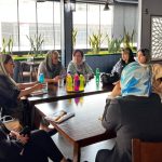 جلسه برای آنالیز رقبا برای دوره جامع برندسازی سالن زیبایی