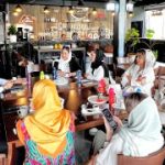 شرکت در سمینارها برای سمینار برندسازی سالن زیبایی