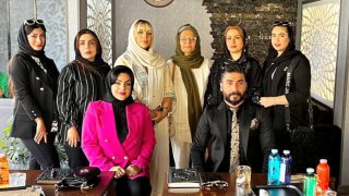 مشاوره دادن به صورت حرفه ای در بهترین مشاور سالن زیبایی در کرج