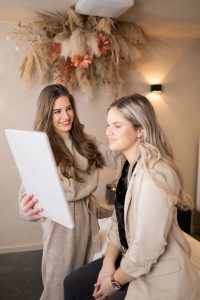 رقابت با سالن ها بزرگ در بهترین روش‌ تبلیغات رایگان برای سالن زیبایی